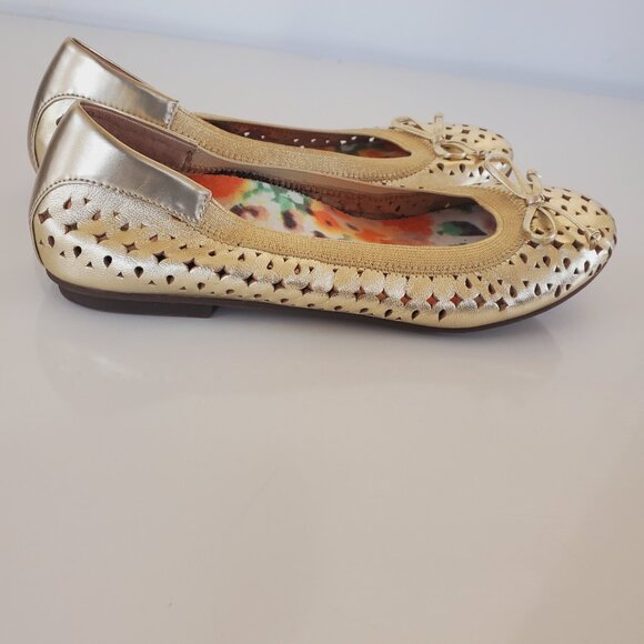 Vionic Spark Surin Gold Leather Slip On Cutout Arch Support Ballet Flats Size 8 - Picture 3 of 15